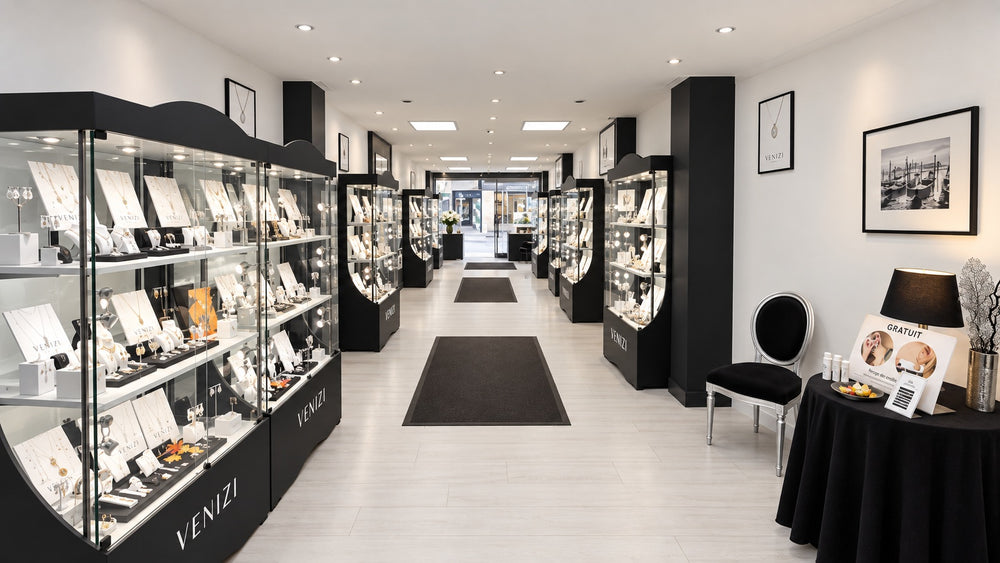 Intérieur de la bijouterie Venizi Grand Rue à Mons