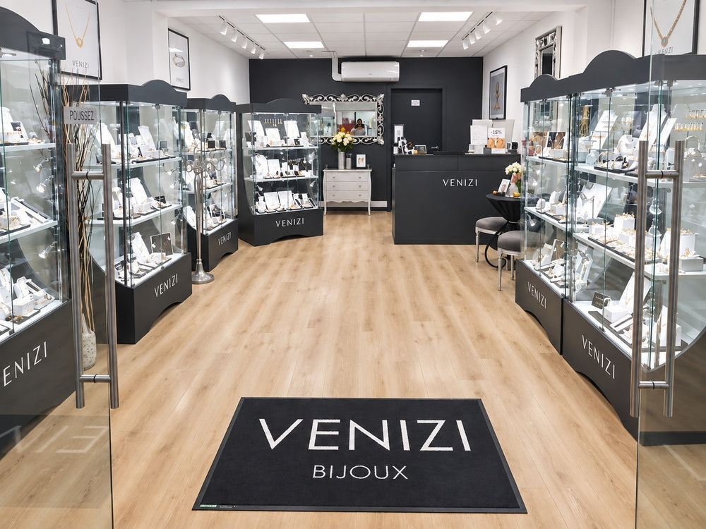 Intérieur de la bijouterie Venizi Petite Rue à Mouscron