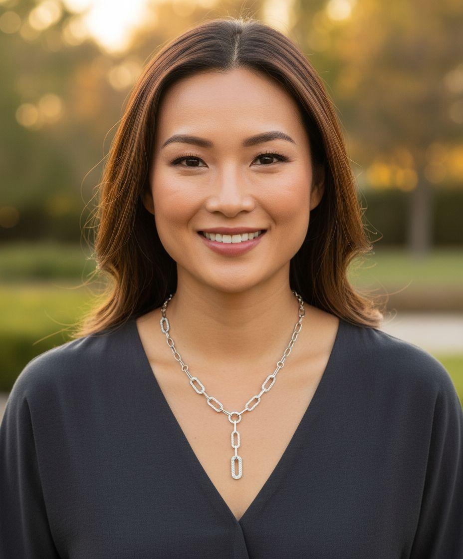 COLLIER EN ACIER MAILLES OVALES AVEC STRASS