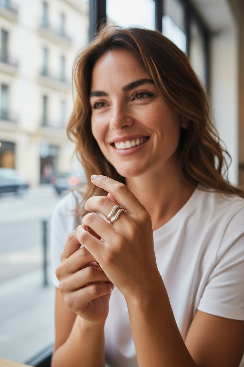 BAGUE EN ACIER DOUBLE MOTIF V