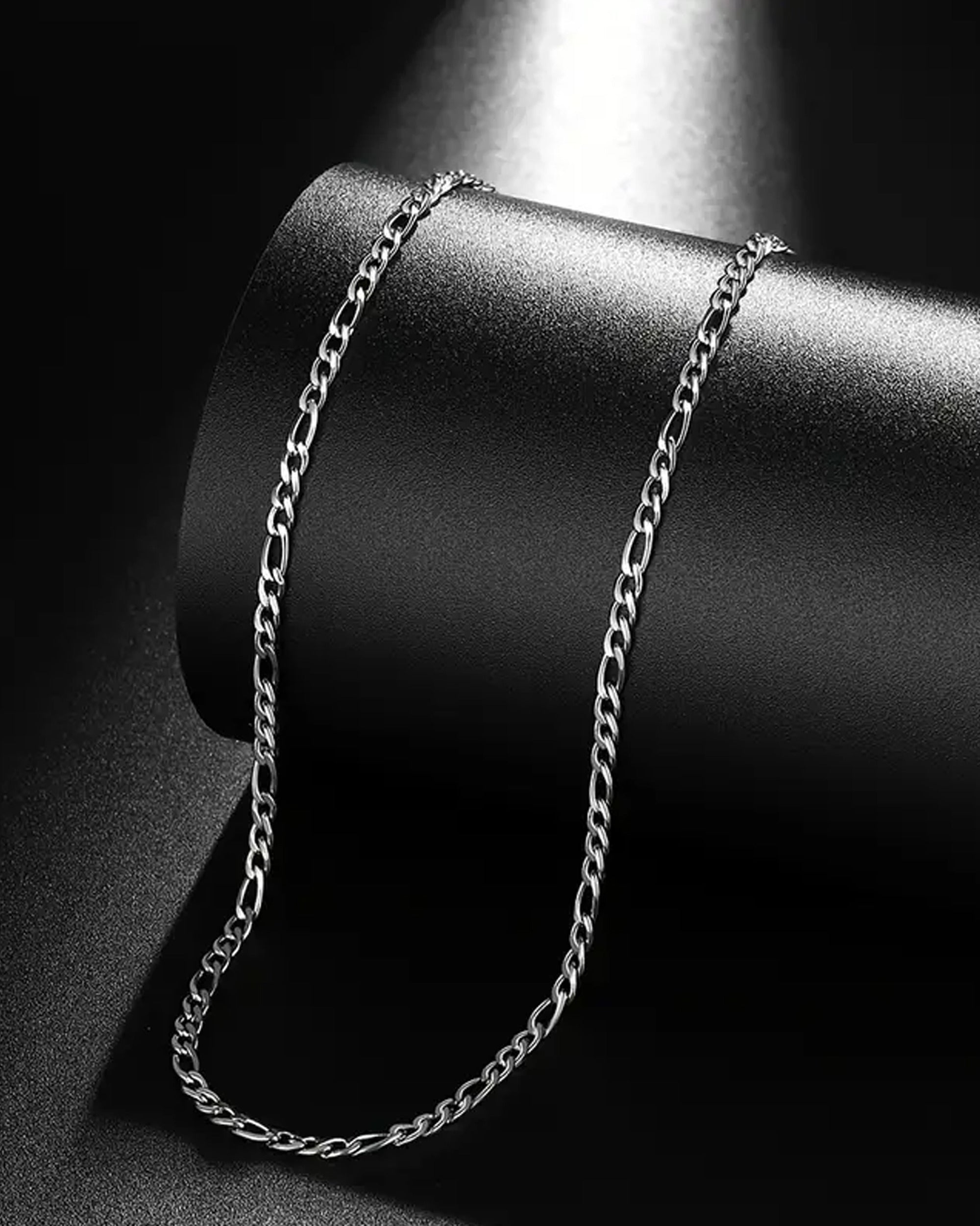 Chaîne VENIZI en acier doré maille figaro