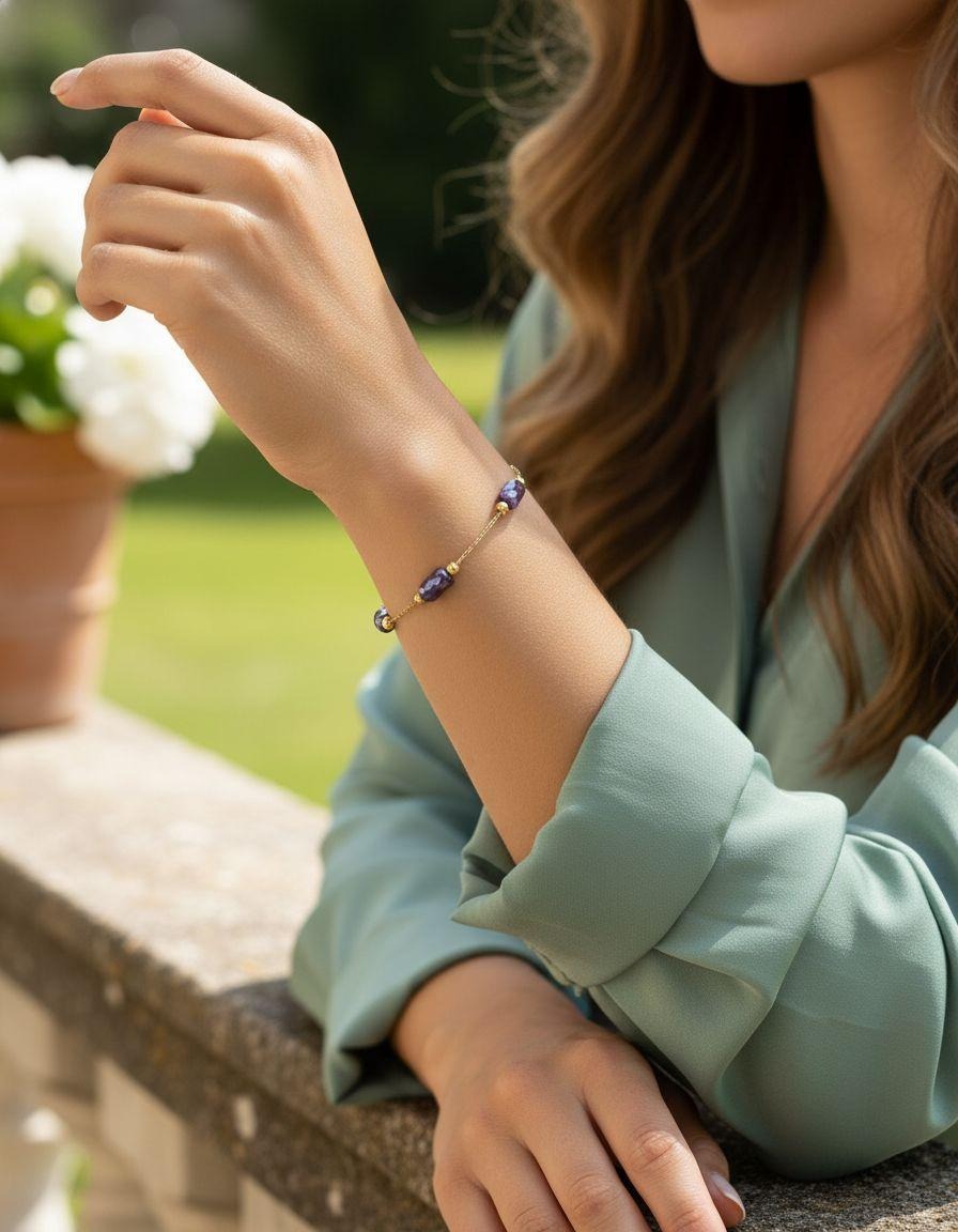 BRACELET EN ACIER DORÉ AVEC CYLINDRE COULEUR INDIGO