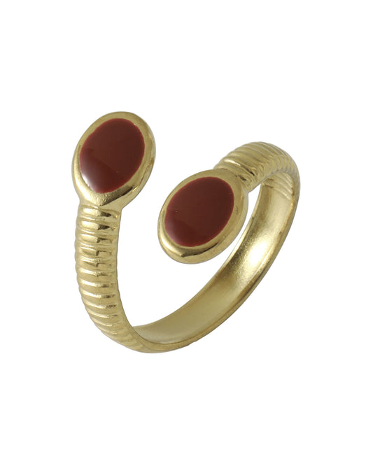 Bague en acier doré strié avec pastille rubis