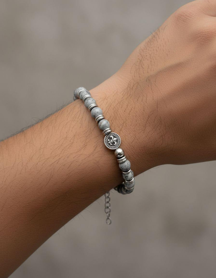 BRACELET PIERRES JASPE GRIS MOTIF FLEUR DE LYS