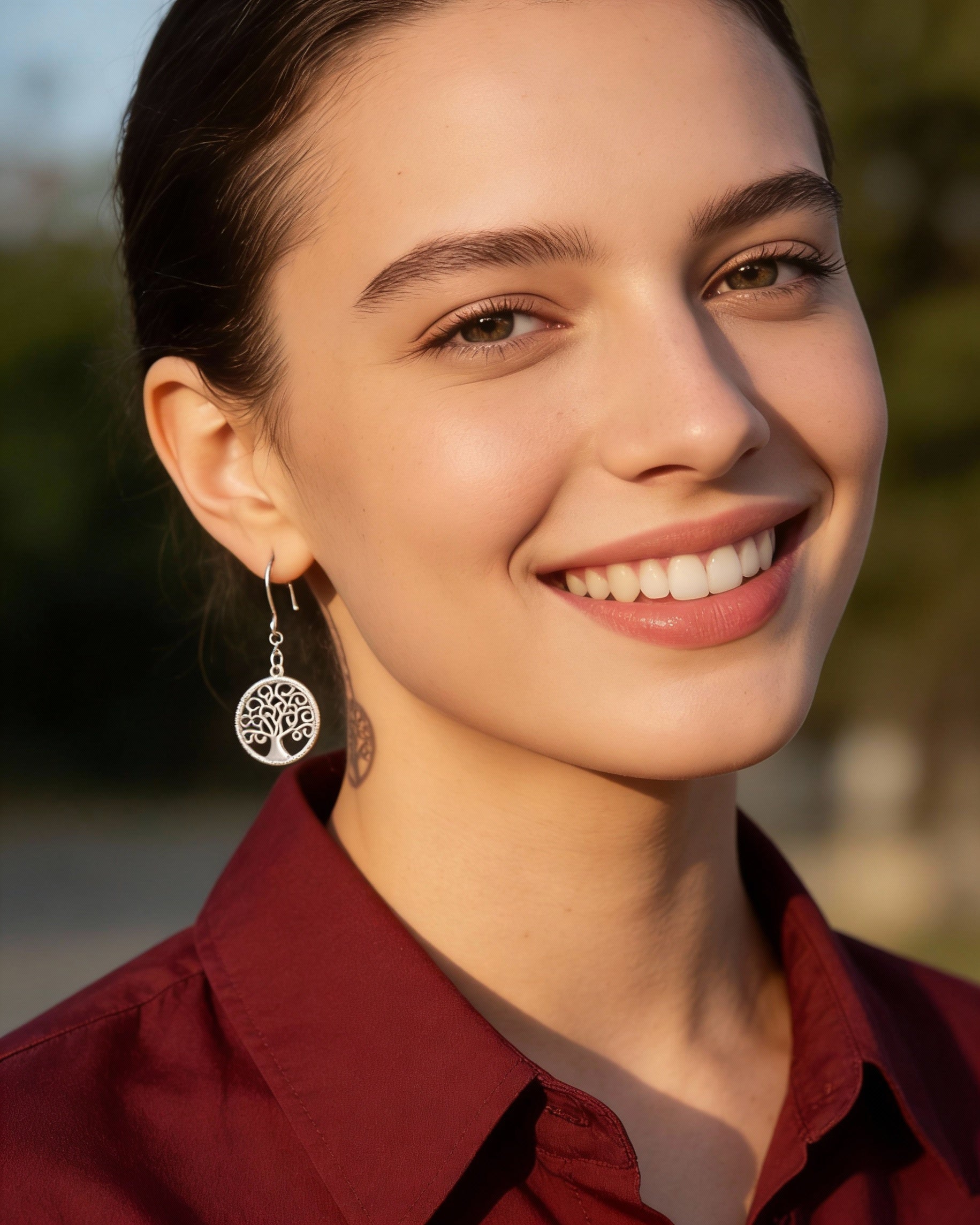 Zilveren oorbellen met levensboommotief