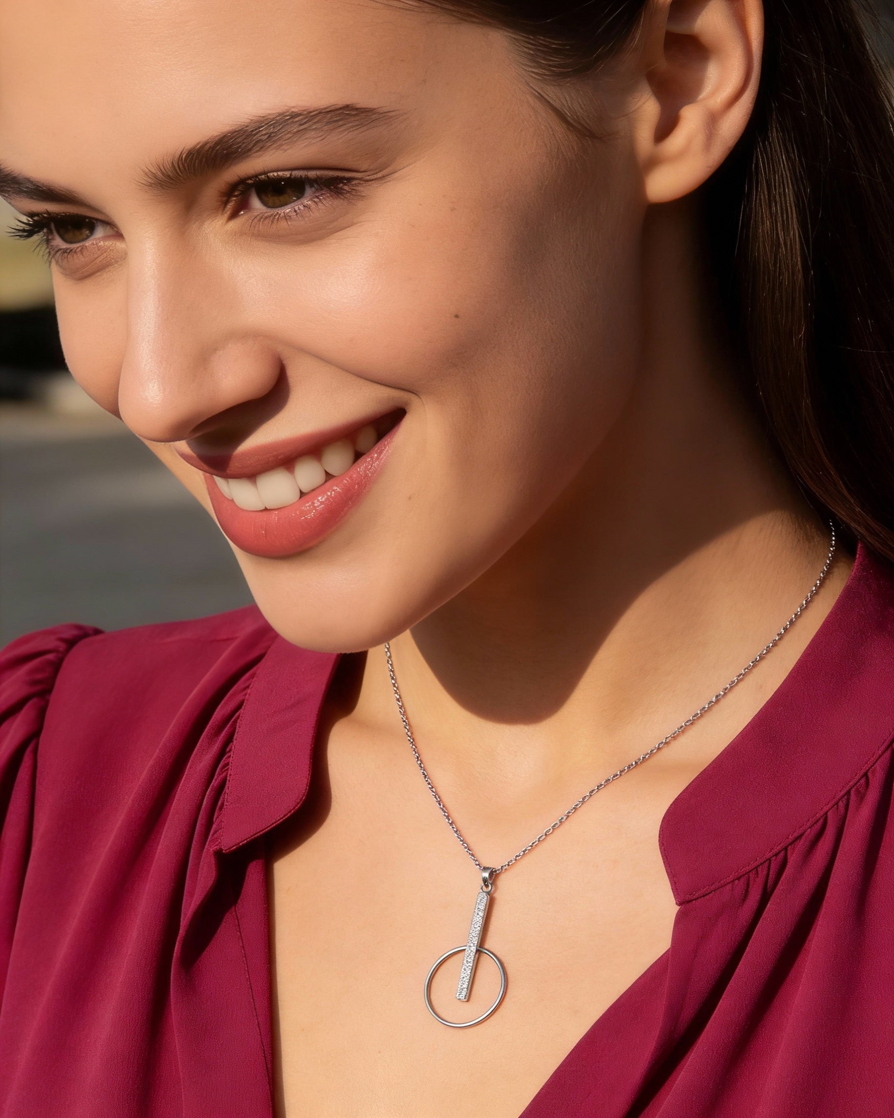 ZILVEREN STAAFHANGER KETTING MET STRASS EN CIRKEL