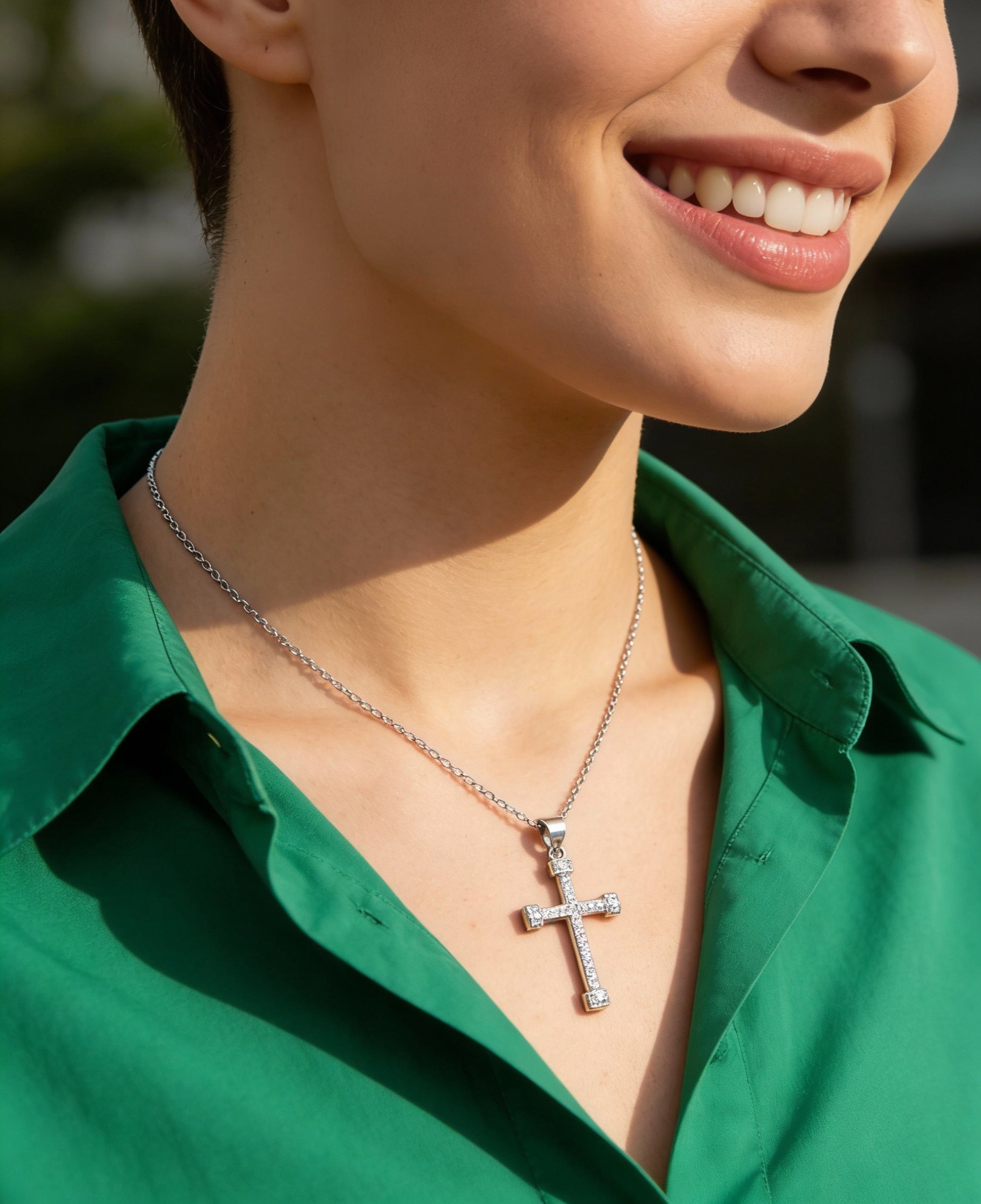 ZILVEREN KETTING KRUIS HANGER MET STENEN