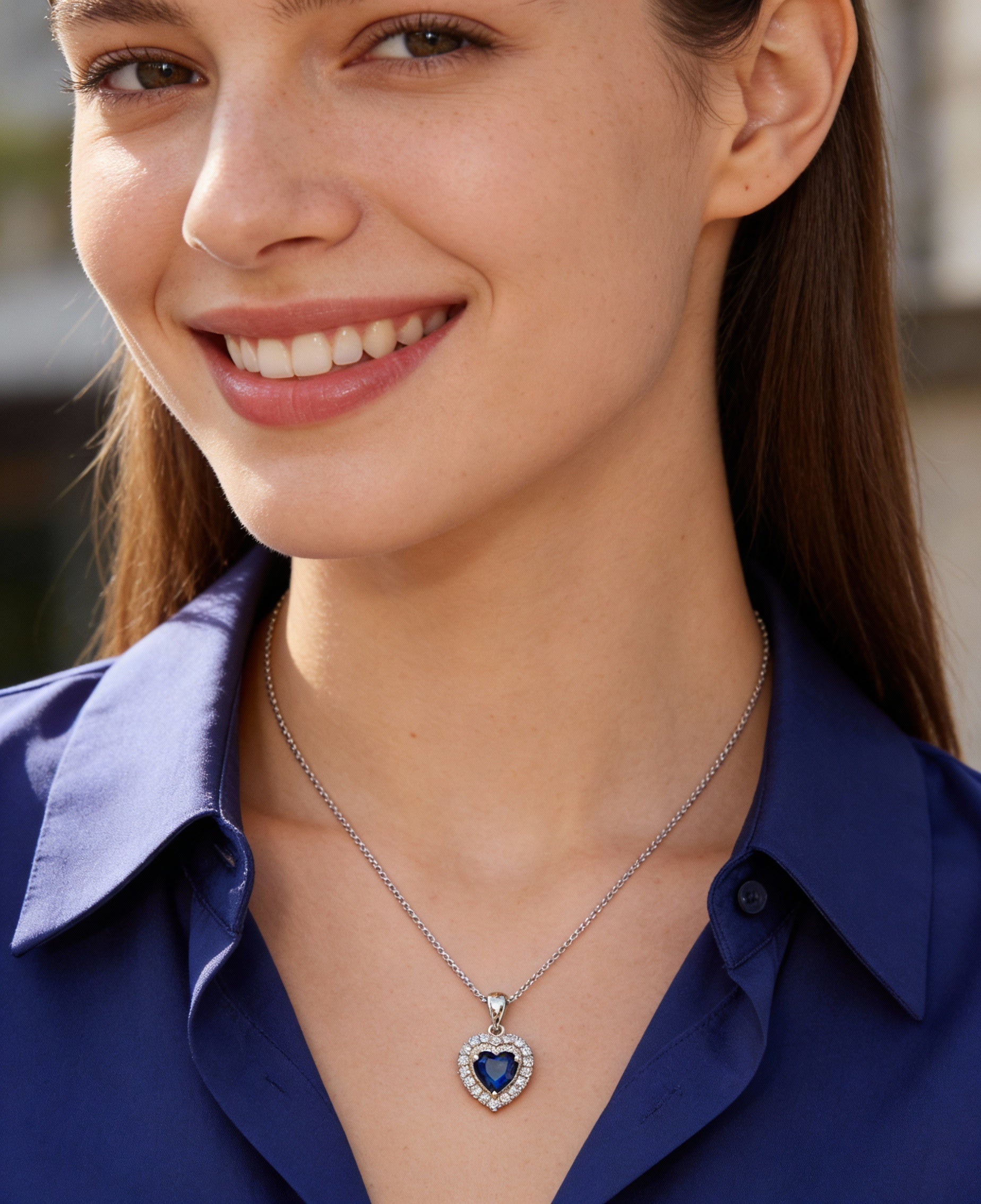 ZILVEREN KETTING MET BLAUW HART HANGER