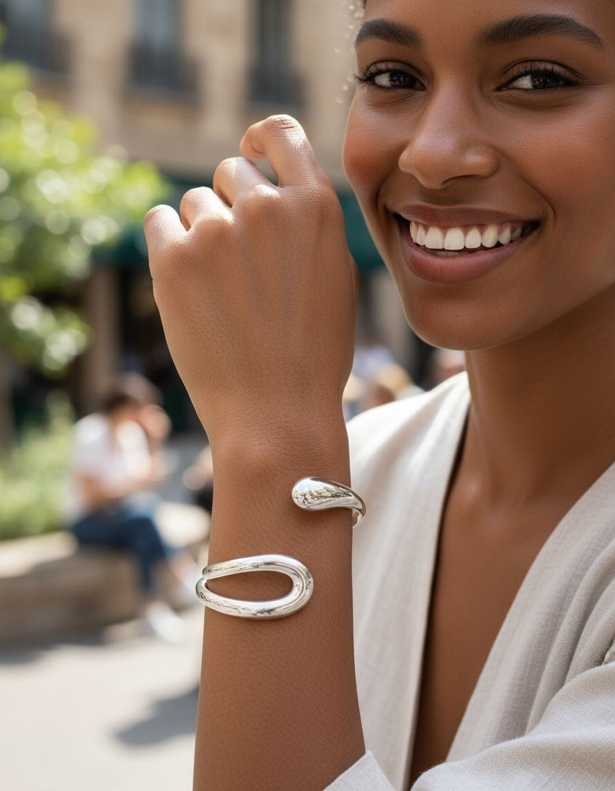 BRACELET EN ACIER  AVEC BOUCLE EVIDE