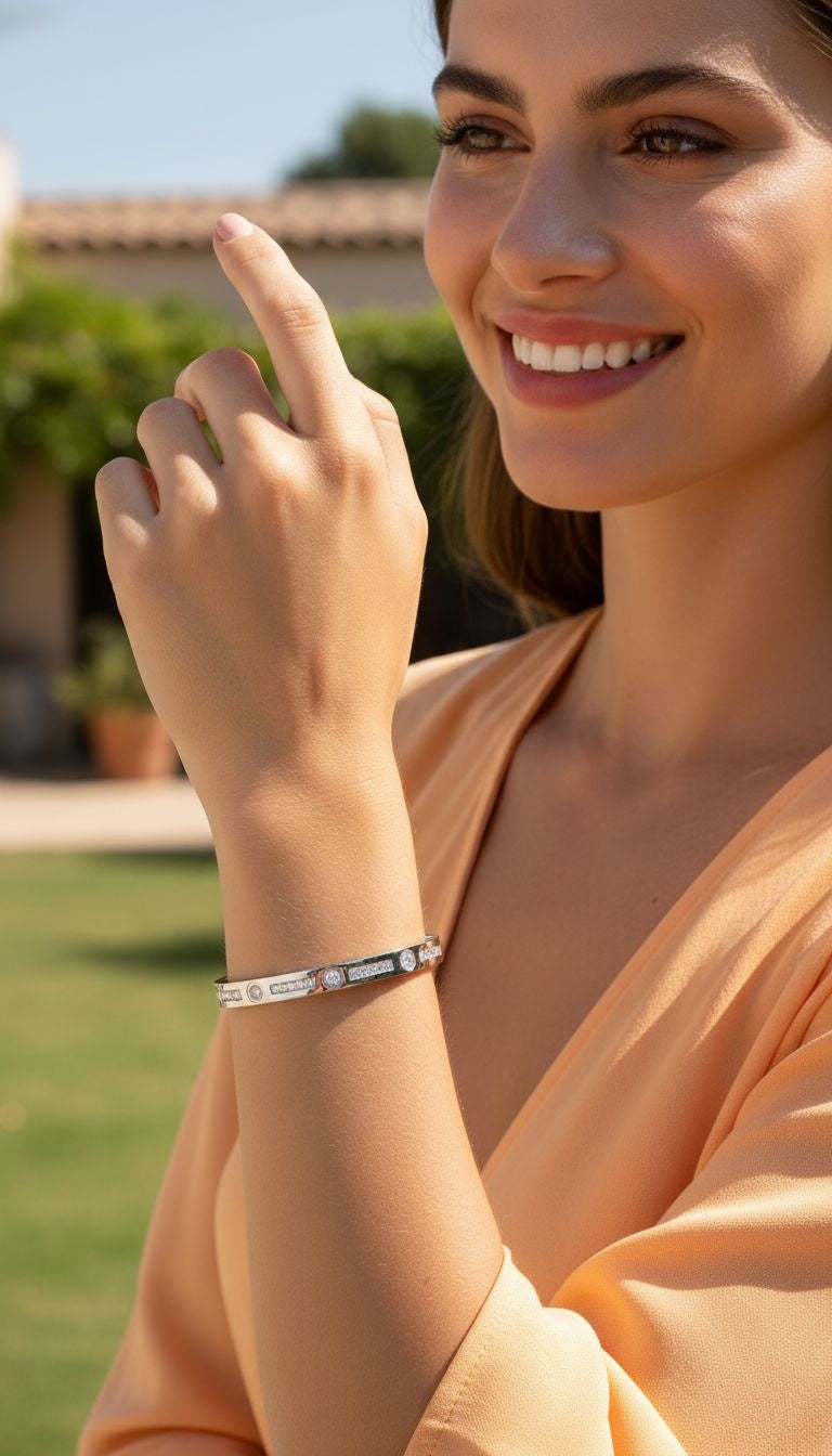 BRACELET EN ACIER RIGIDE AVEC STRASS