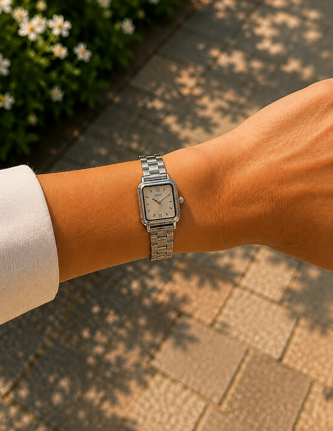 Zilverkleurig Venizi horloge met vierkante zilverkleurige wijzerplaat