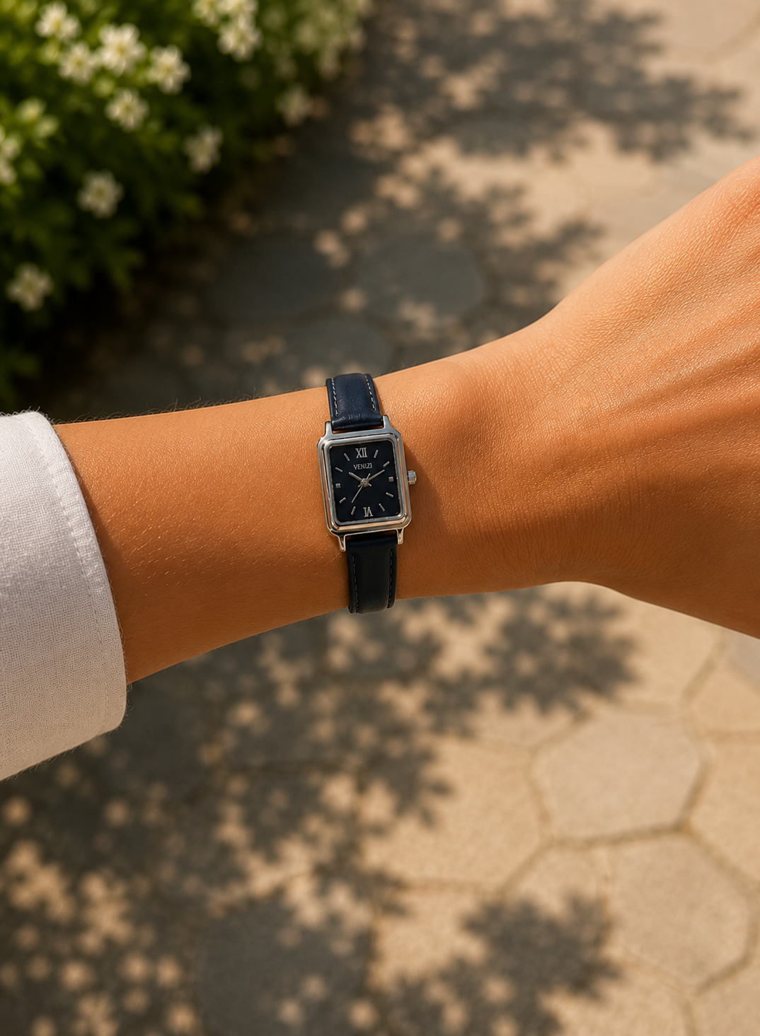 Blauw Venizi horloge met vierkante nachtblauwe wijzerplaat