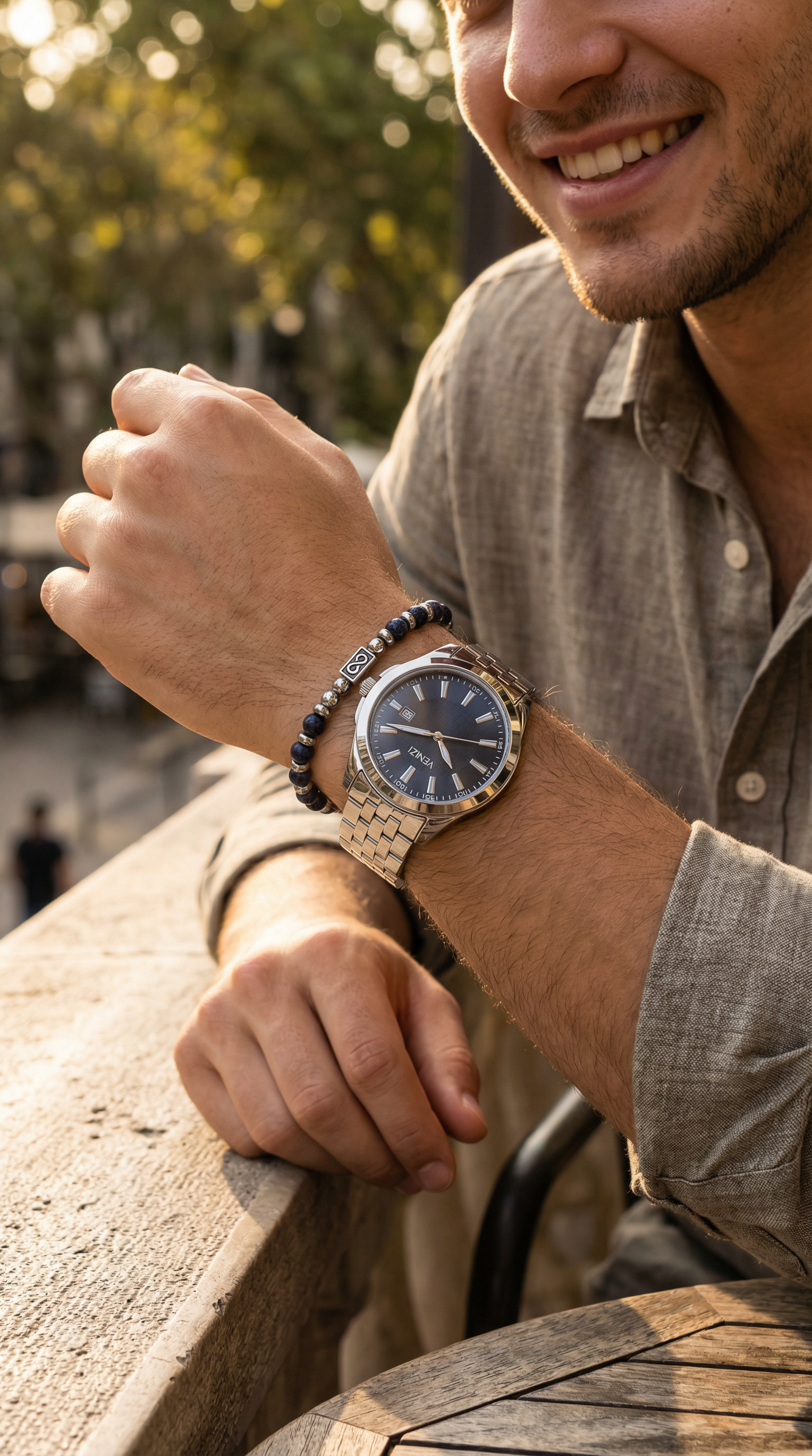 VENIZI ZILVEREN HORLOGE MET NACHTBLAUWE WIJZERPLAAT, STALEN ARMBAND, BLAUWE AGATEN EN INFINITY-MOTIEF