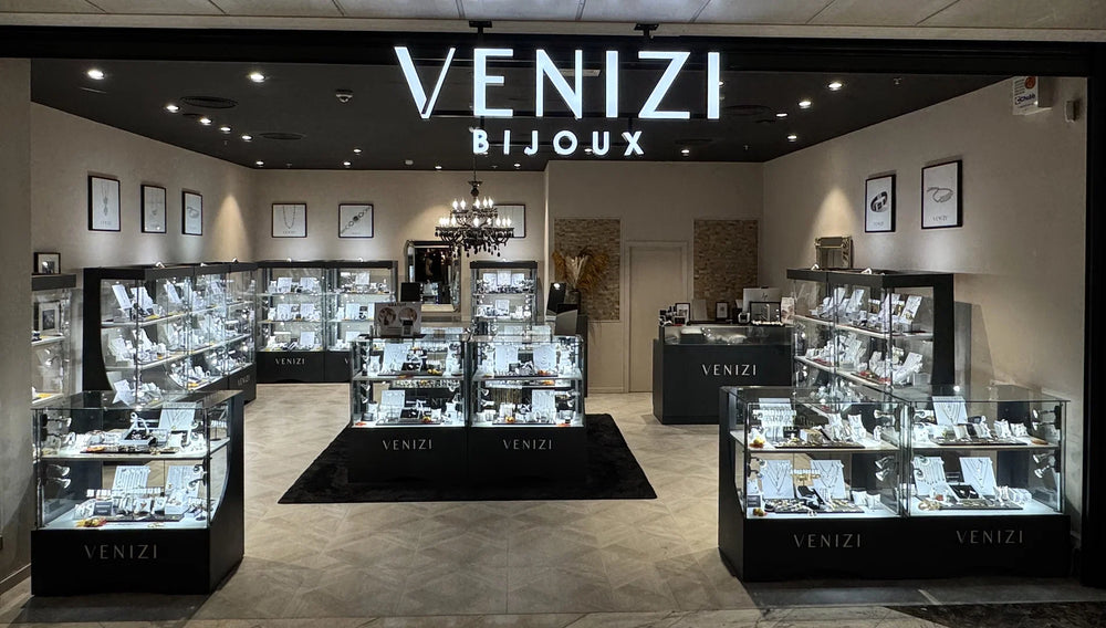 Intérieur de la bijouterie Venizi à la What Galerie de Waterloo