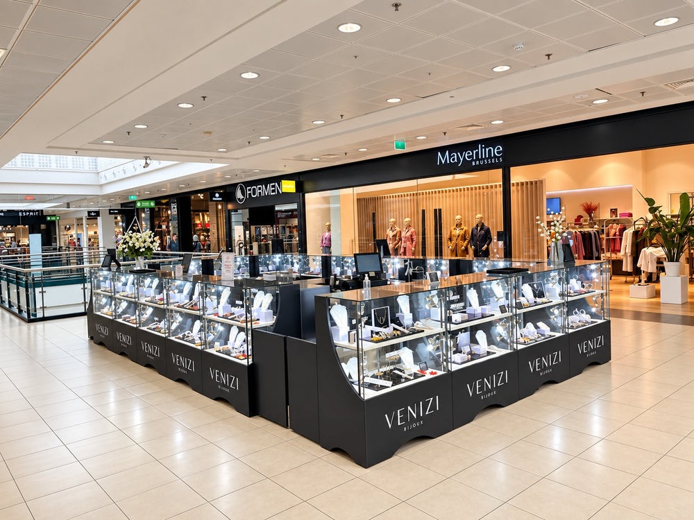 Intérieur de la bijouterie Venizi au Ring Shopping