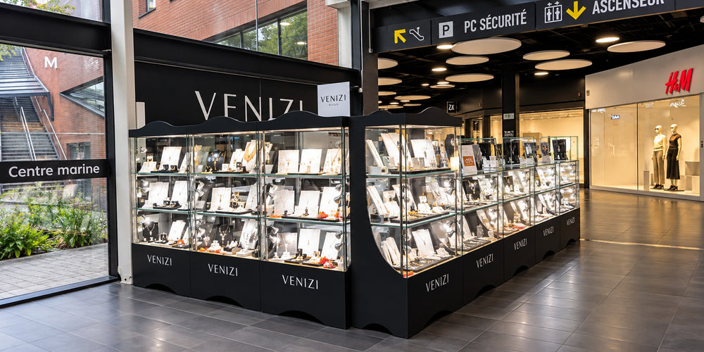 Façade extérieure de la bijouterie Venizi au Centre Marine
