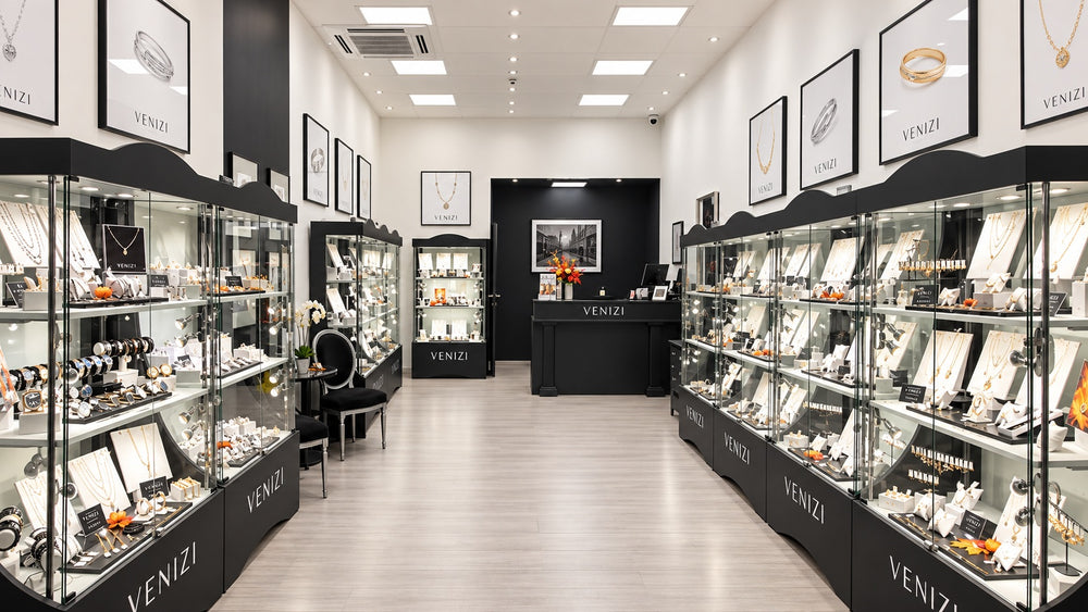 Intérieur de la bijouterie Venizi au Shopping Cora de Hornu
