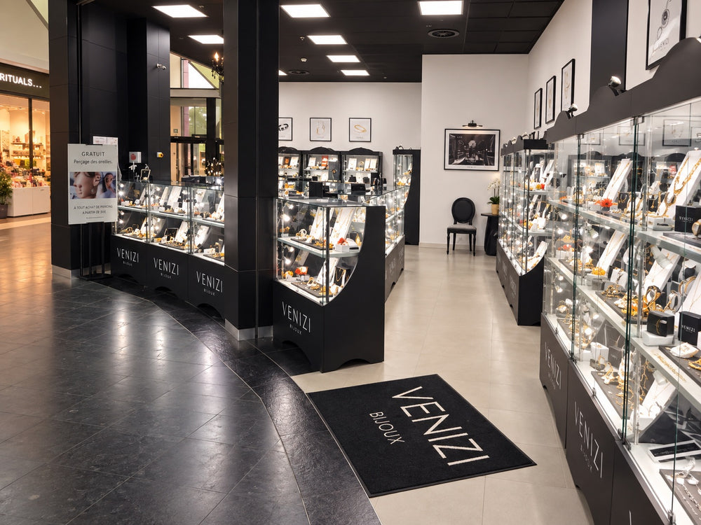 Intérieur de la bijouterie Venizi au centre Les Grands Prés