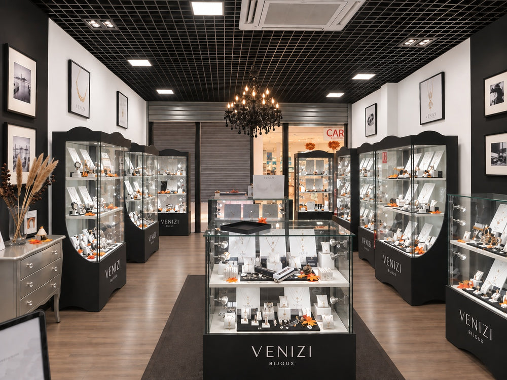 Intérieur de la bijouterie Venizi au centre Carrefour d'Orange