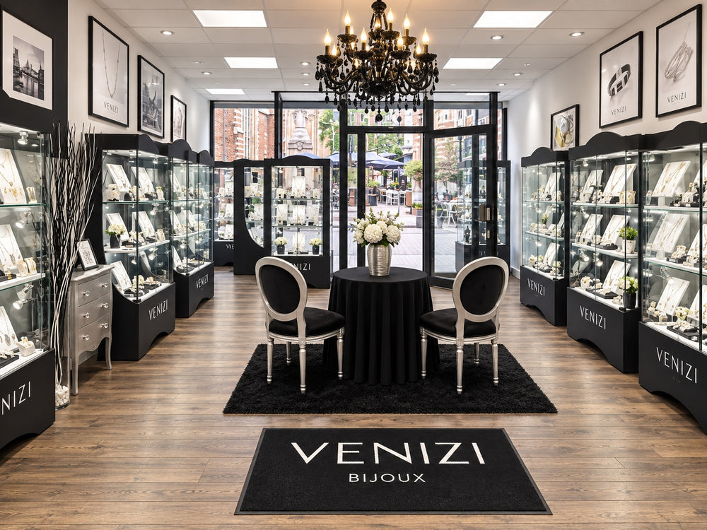 Intérieur de la bijouterie Venizi Luikerstraat à Sint-Truiden