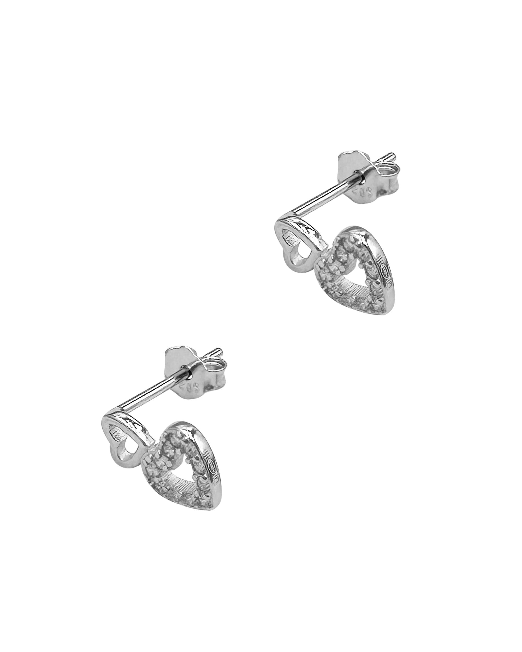 Petites boucles d'oreilles en argent massif 2 coeurs avec pierres