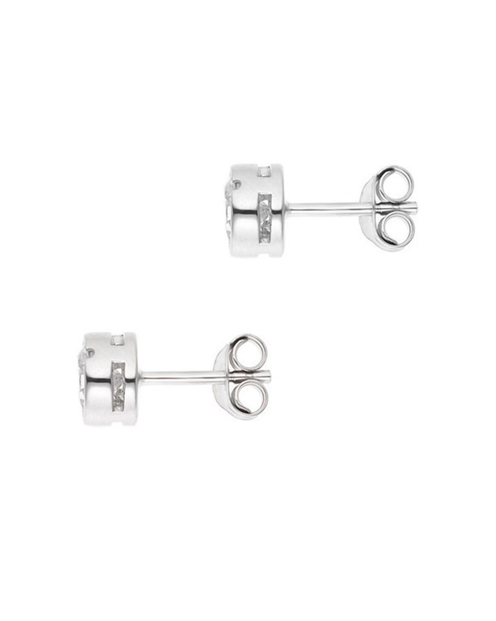 Boucles d'oreilles en argent solitaire sur clos