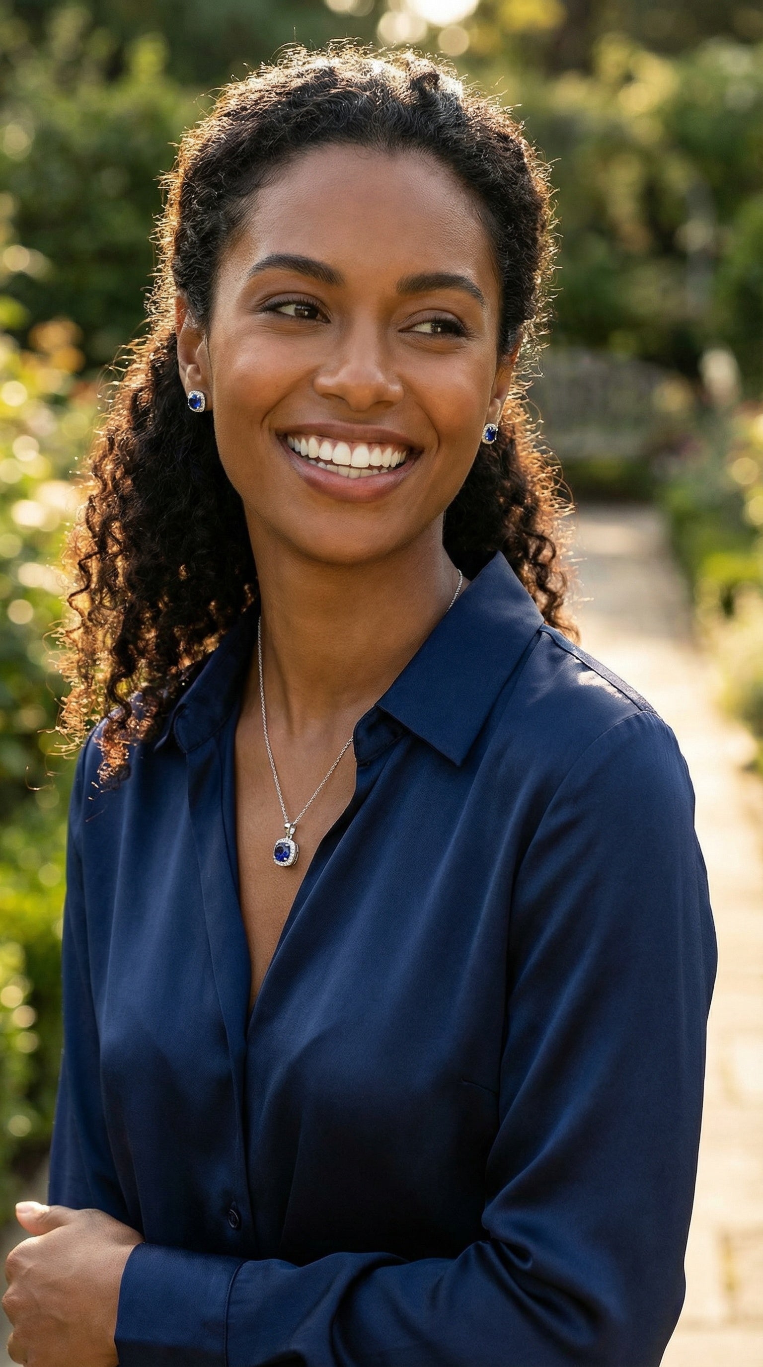 PARURE EN ARGENT PENDENTIF CARRE AVEC SOLITAIRE SAPHIR ET ZIRCONIUM