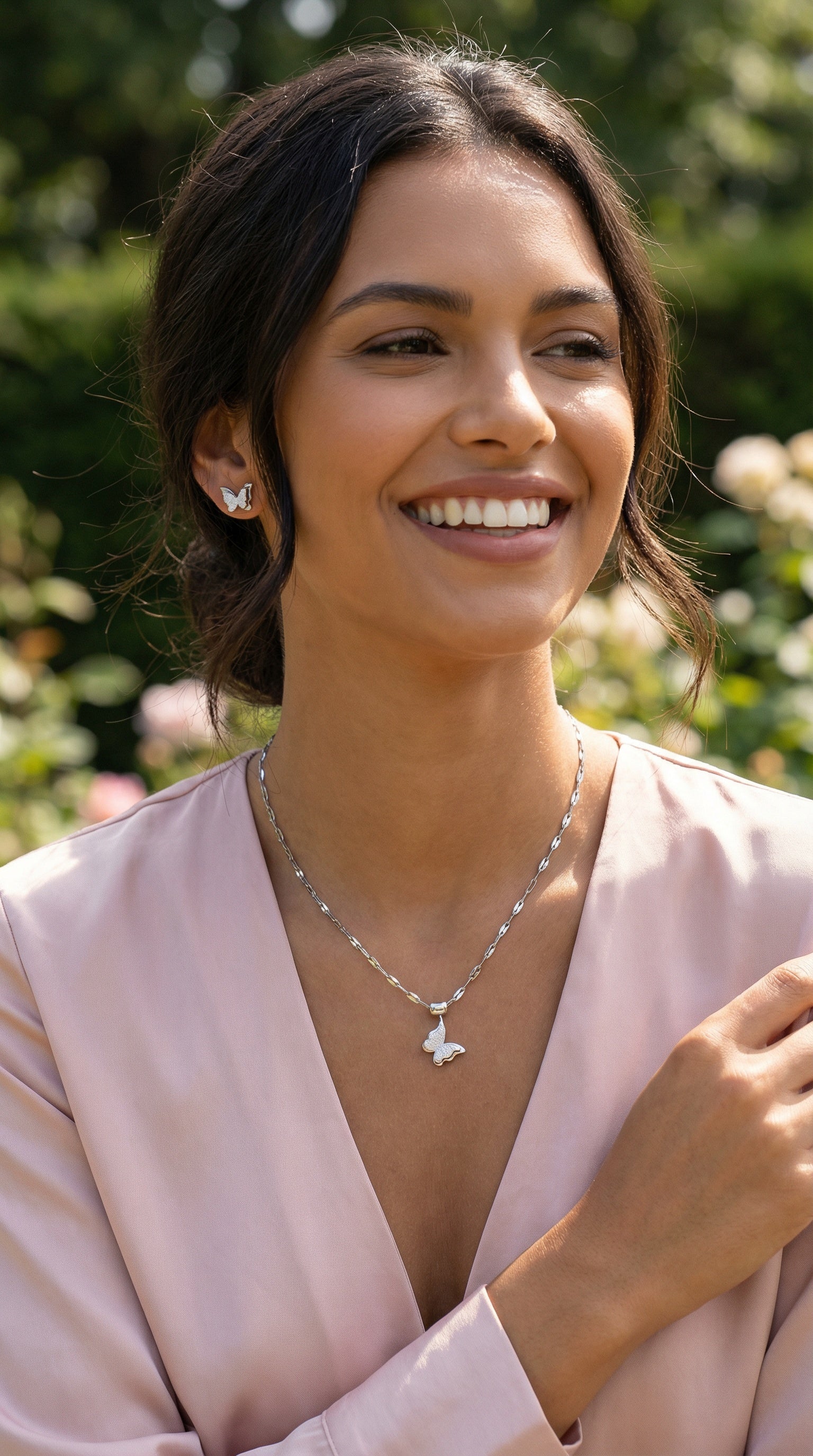 PARURE EN ACIER PENDENTIF PAPILLON AVEC PAILLETTES