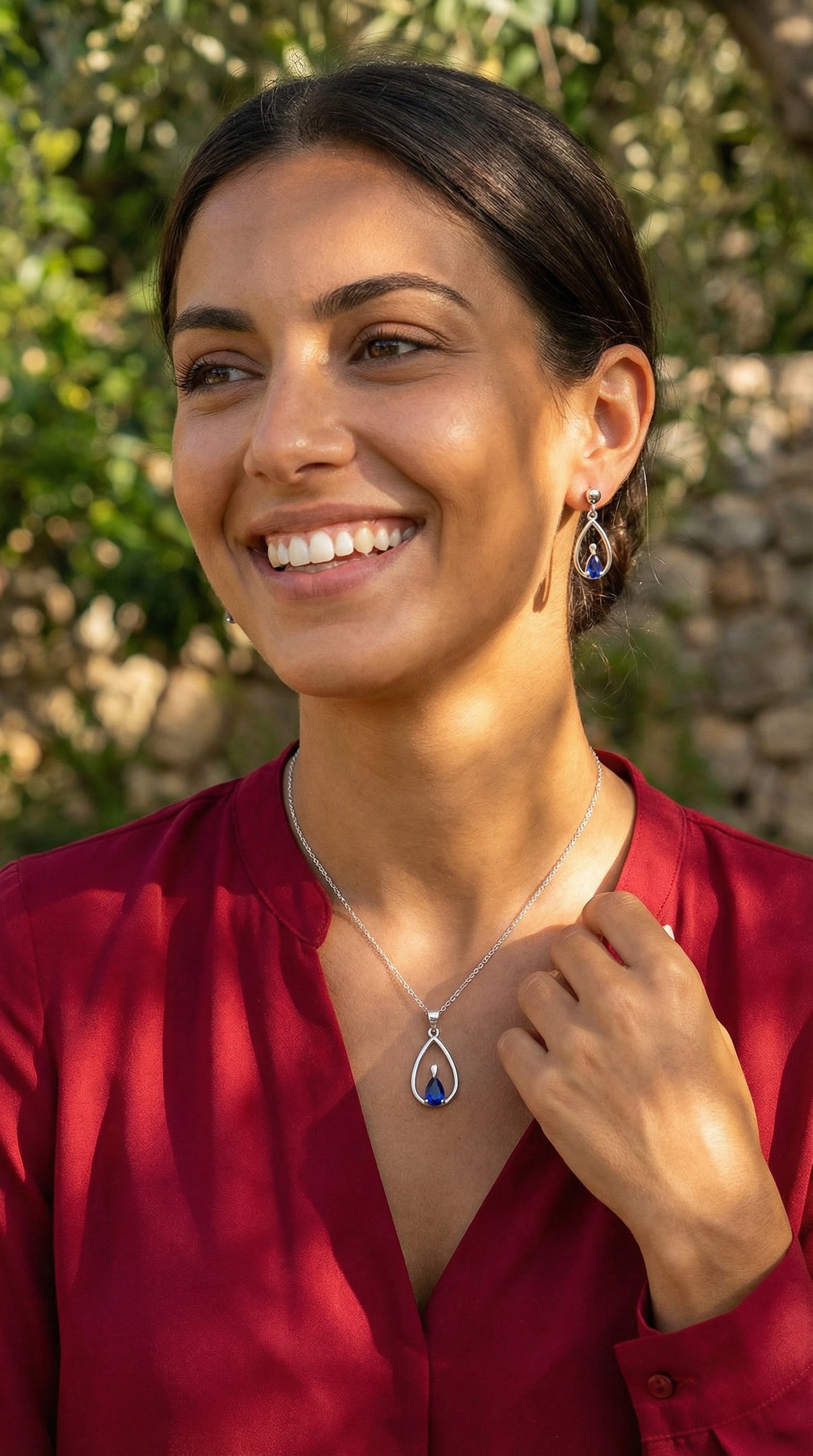 PARURE EN ARGENT GOUTTE AVEC ZIRCONIUM SAPHIR