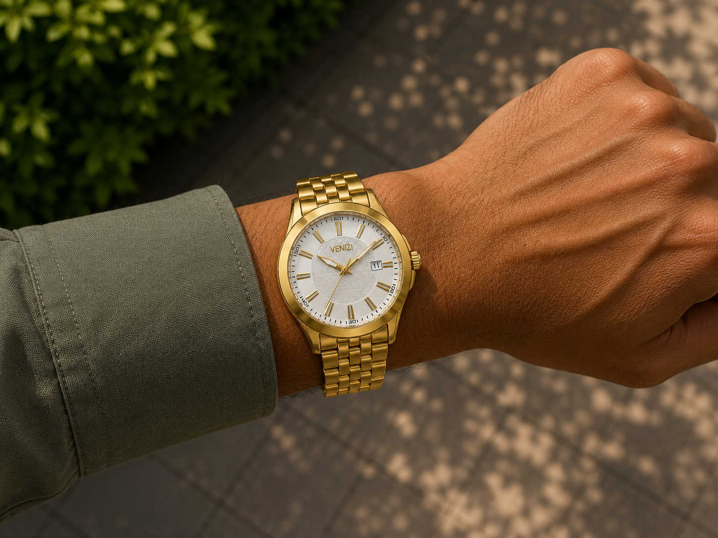 Montre Venizi doré avec cadran argenté