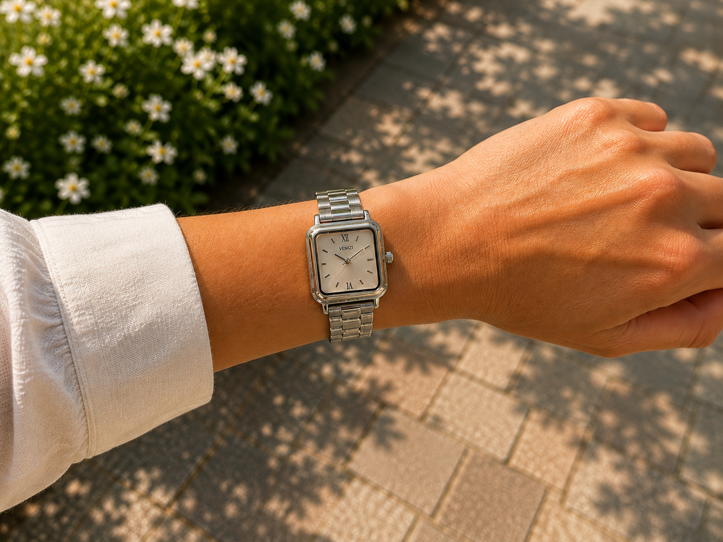 Montre Venizi argentée avec cadran carré argenté